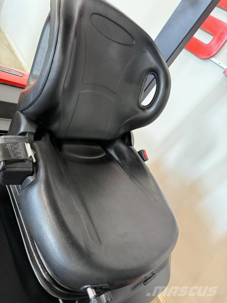 EP 11013 - EFL252 Carretillas de horquilla eléctrica