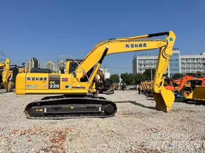 Komatsu PC 220 Excavadoras sobre orugas