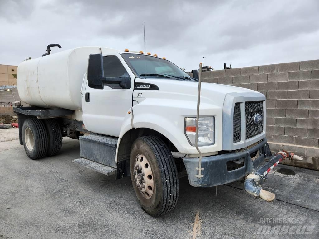 Ford F 650 Camiones cisterna