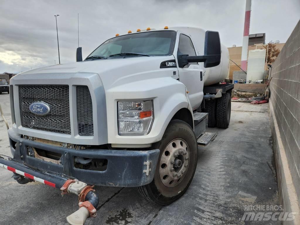 Ford F 650 Camiones cisterna