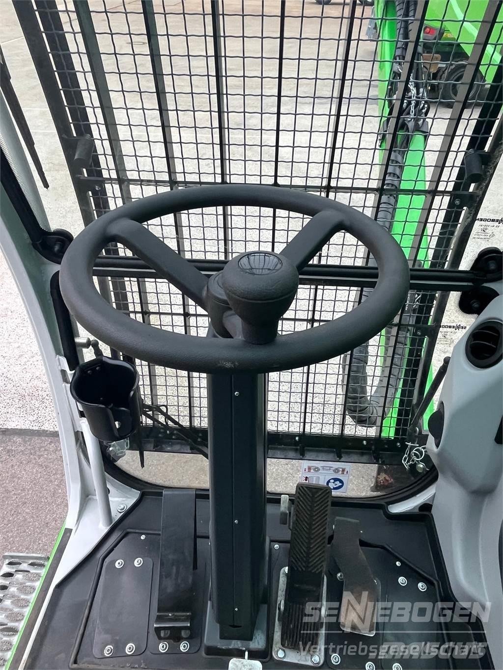 Sennebogen 718 M Manejadores de residuos industriales