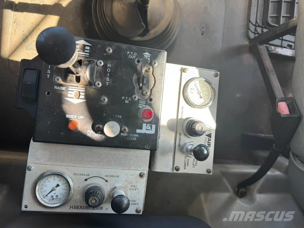 Mack GU813 Bañeras basculantes usadas