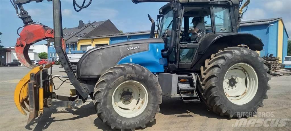 Valtra T130 Tractores