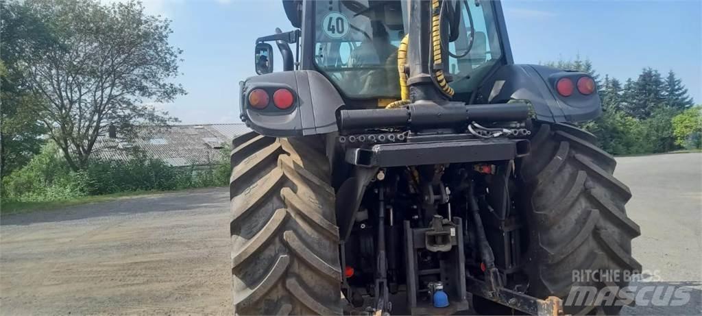 Valtra T130 Tractores