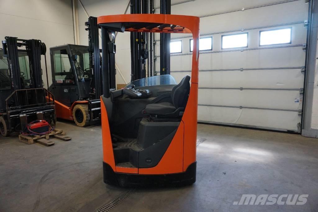 Toyota RRE160 Montacargas de alcance de gran altura