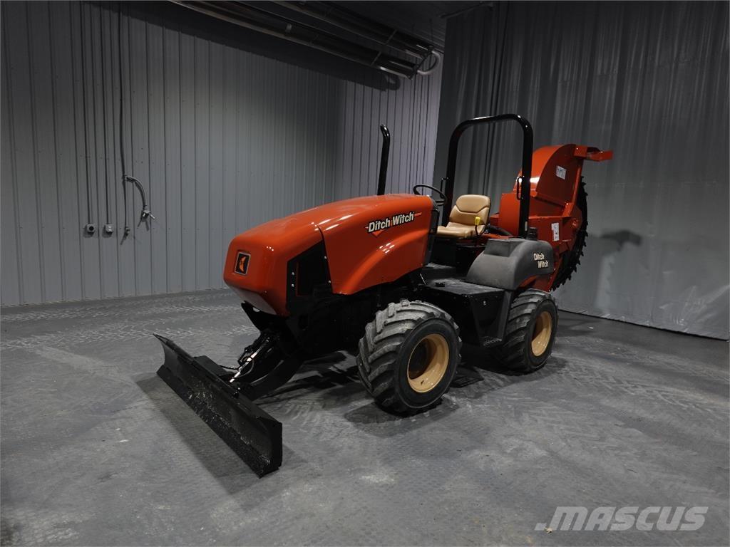 Ditch Witch RT55 Sierra para piedra