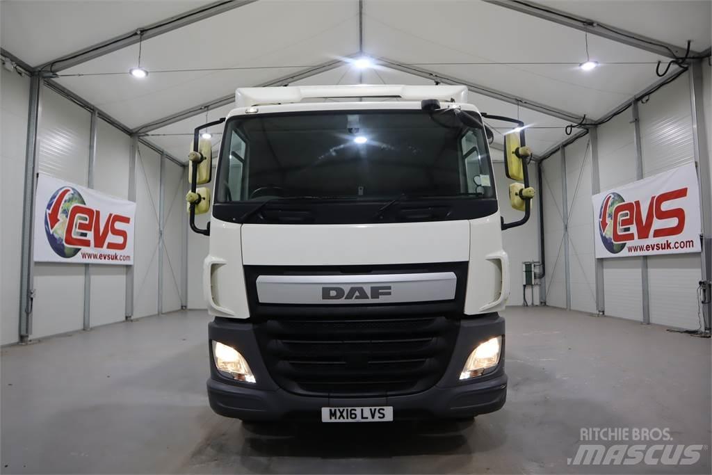 DAF CF220 Camiones con caja de remolque