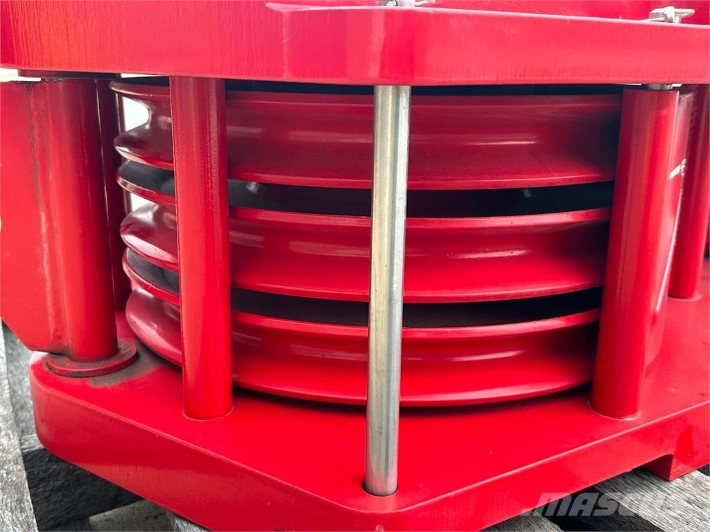 Tadano  Piezas y equipos para grúas