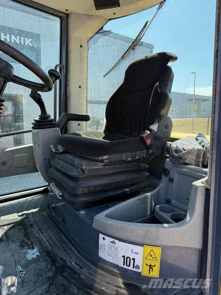 Yanmar V 80 Cargadoras sobre ruedas