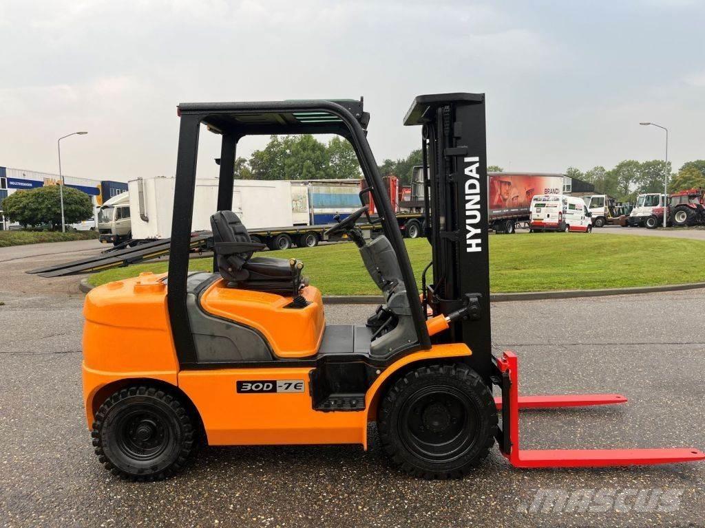 Hyundai 30D-7E Camiones diesel