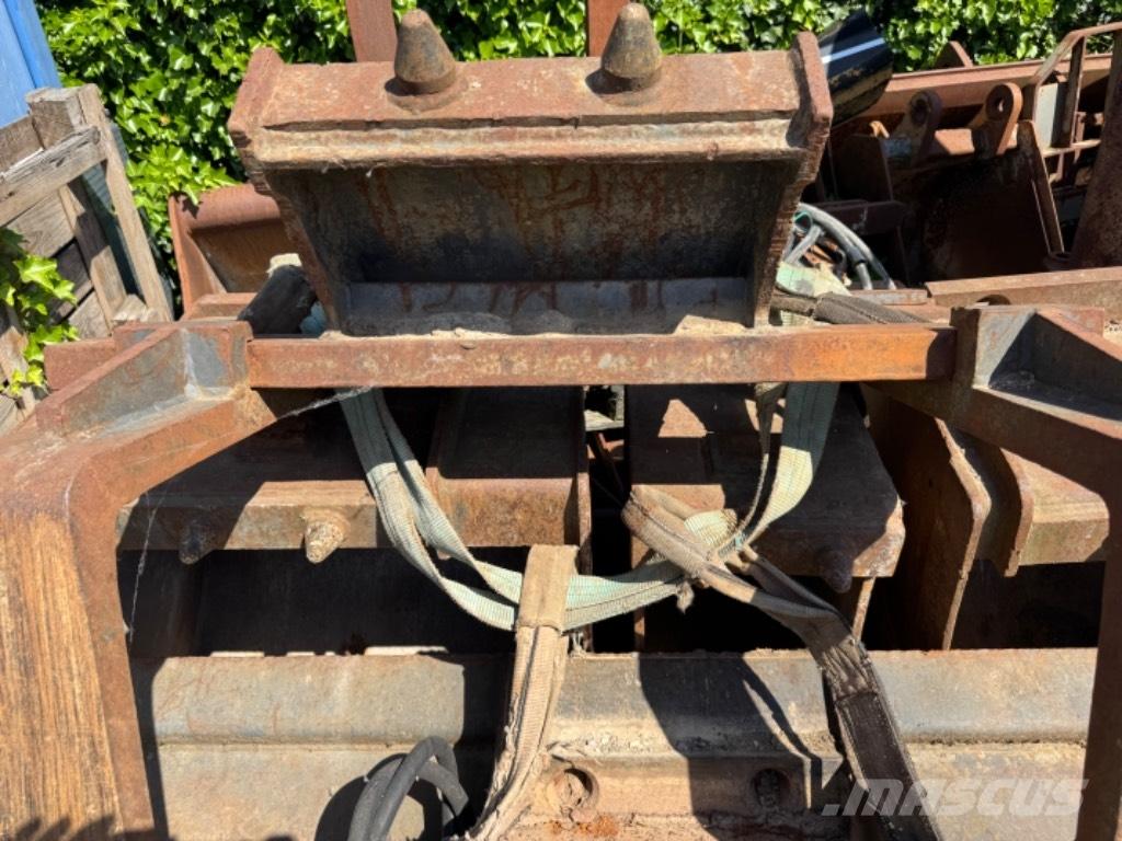 Mecalac 12 MXT Excavadoras de ruedas