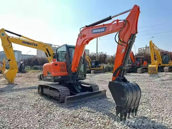 Doosan DX60-9C Excavadoras sobre orugas