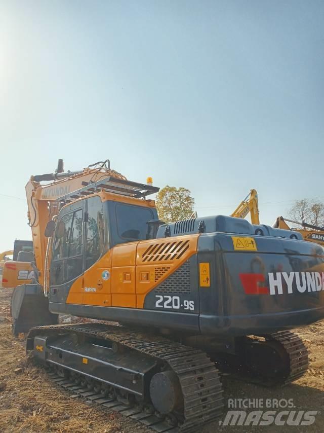 Hyundai R220-9 Excavadoras sobre orugas