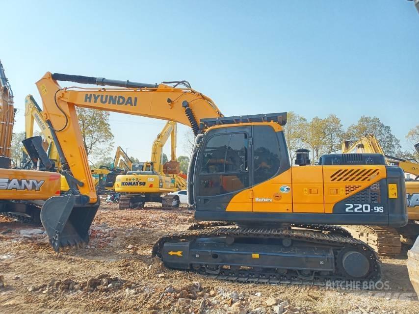 Hyundai R220-9 Excavadoras sobre orugas