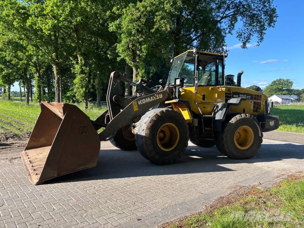 Komatsu WA250-6 Cargadoras sobre ruedas