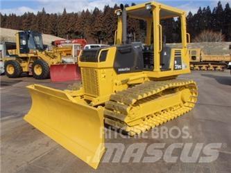 Komatsu D31PX-21 Buldozer sobre oruga