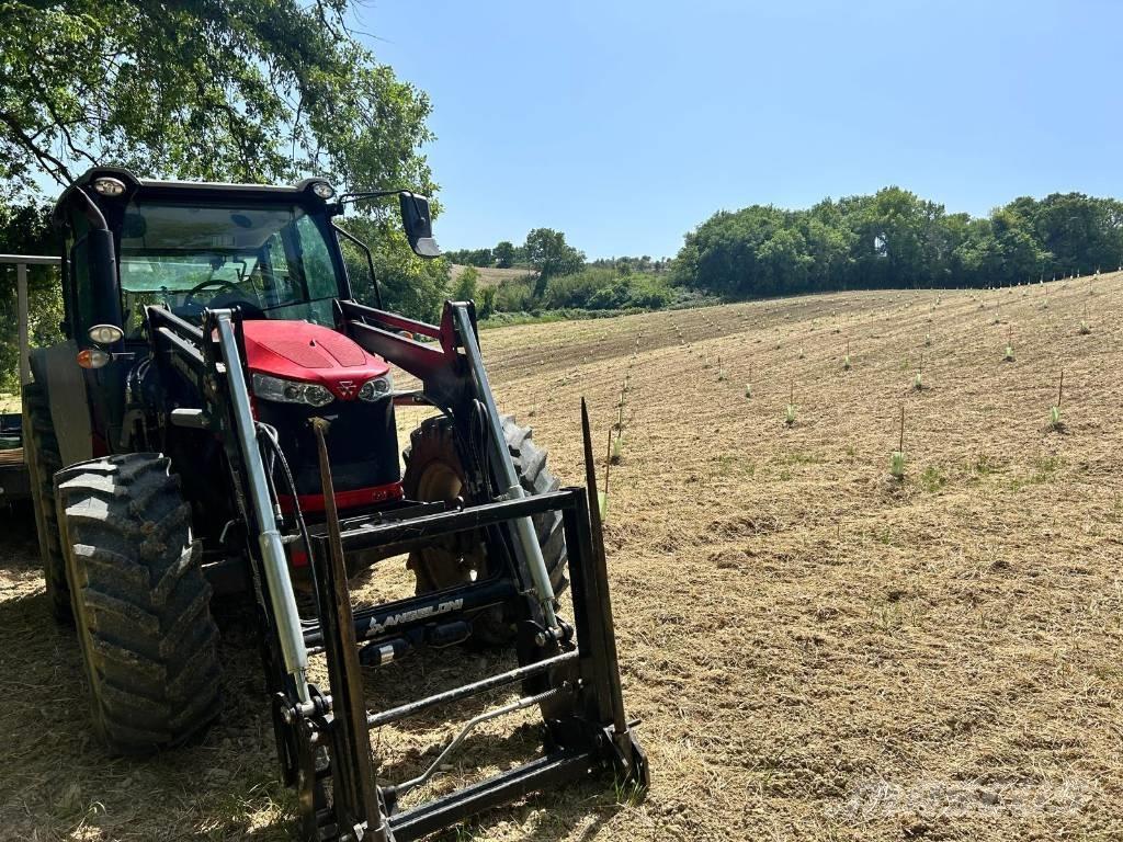 Massey Ferguson 5710 Tractores