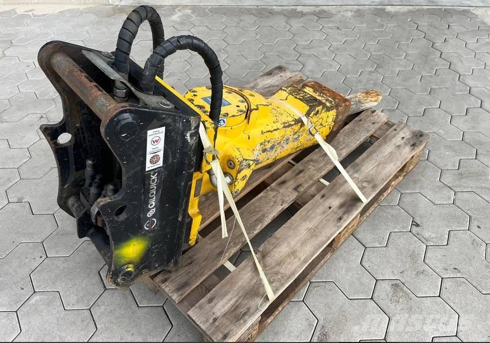 Epiroc SB302 Palas mecánicas pulverizadoras