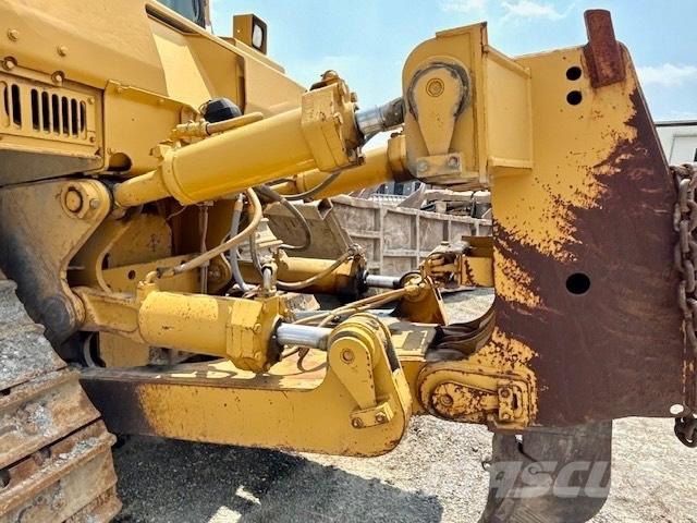 CAT D 8 R Buldozer sobre oruga