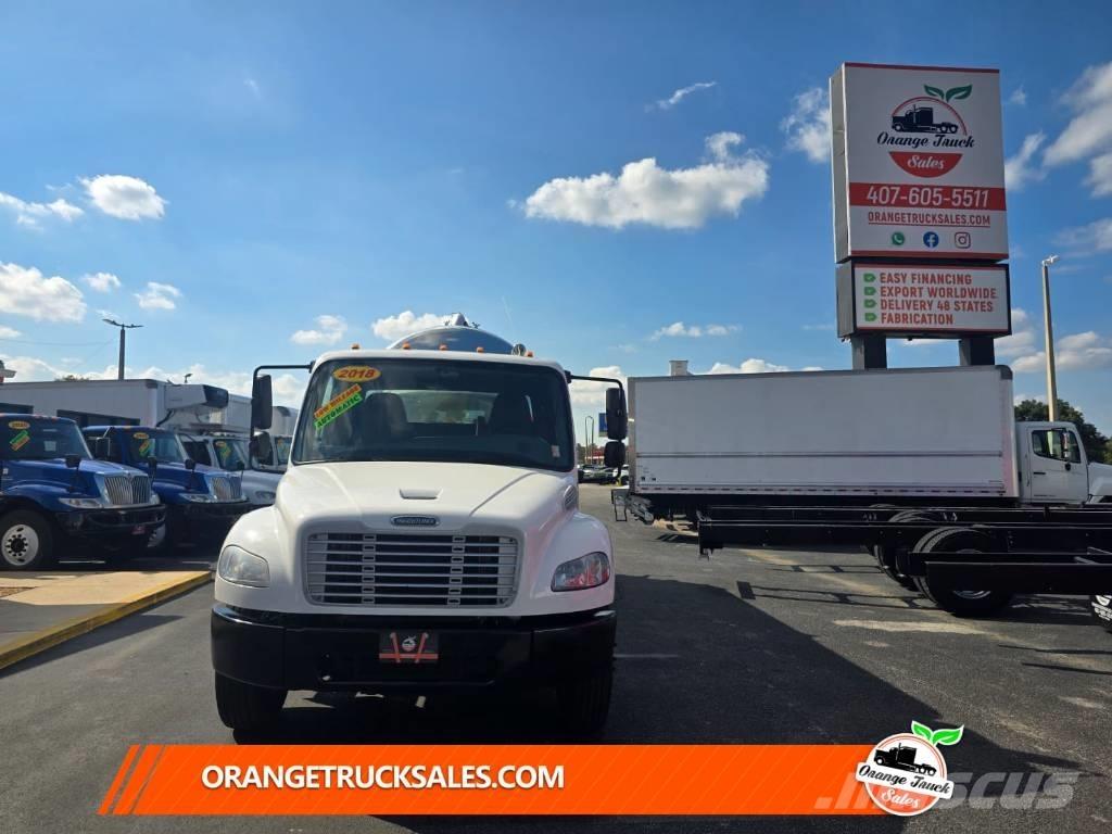 Freightliner M2 106 Camiones con temperatura controlada
