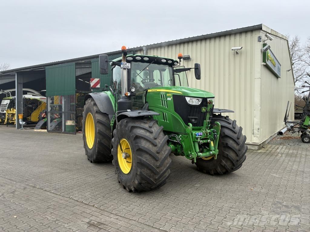 John Deere 6215 R Tractores