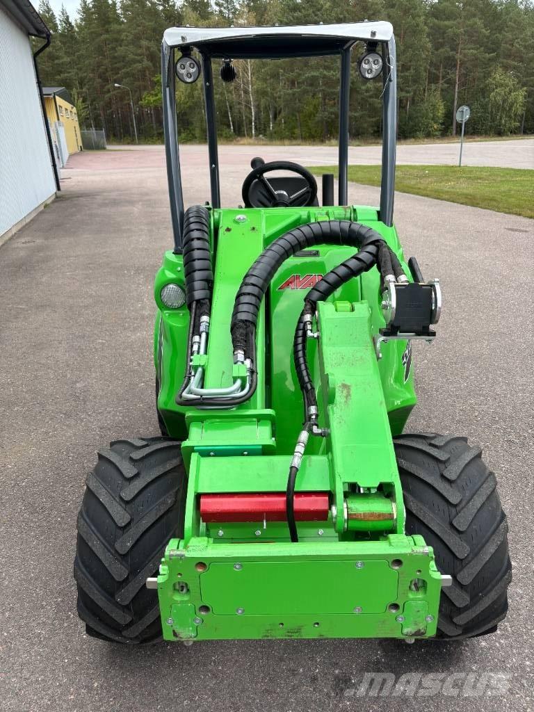 Avant 528 Maquinarias para servicios públicos