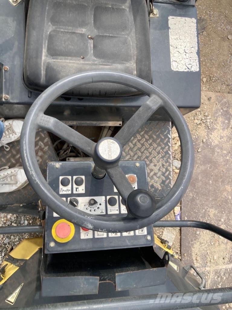 Bomag BW 100 AD-3 Rodillos de doble tambor