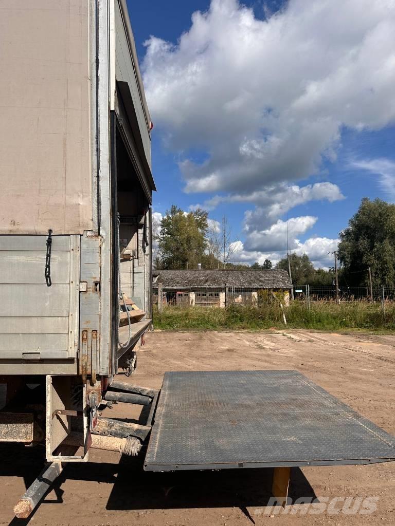 Iveco Stralis AT 190 Camiones grúa