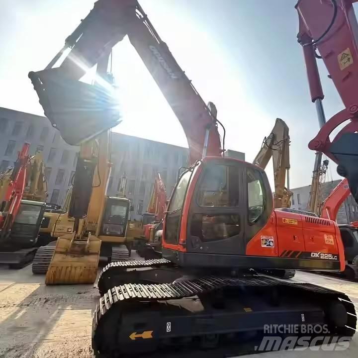 Doosan DX225 Excavadoras sobre orugas