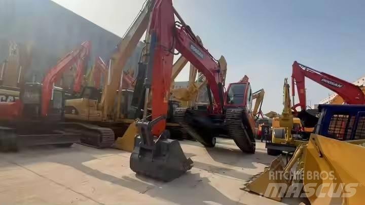 Doosan DX225 Excavadoras sobre orugas