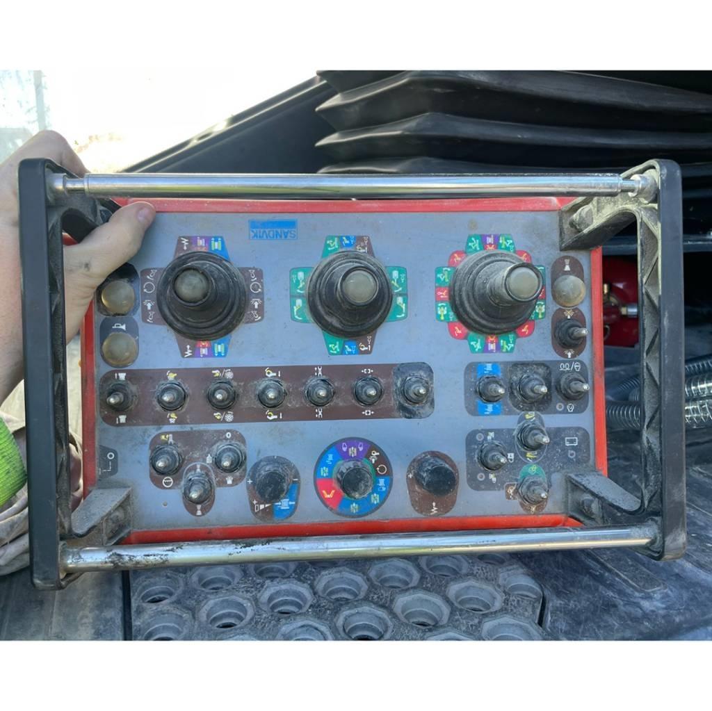 Sandvik DX800i Perforadora de superficie