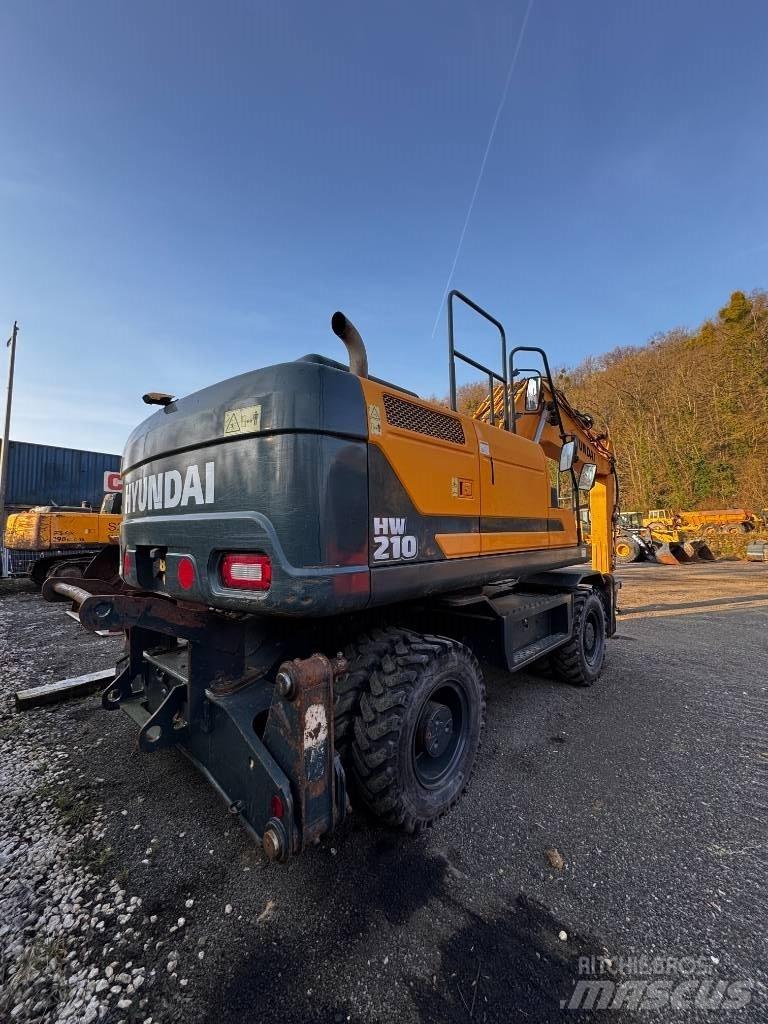 Hyundai HW 210 Excavadoras de ruedas