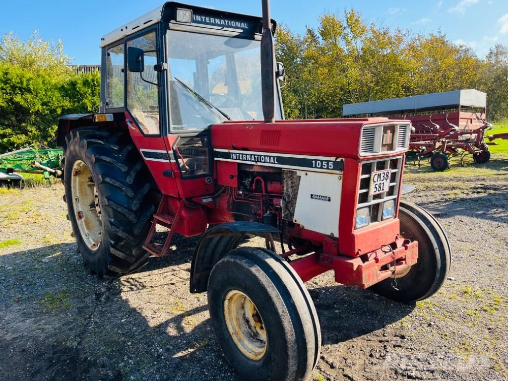 International 1055 Tractores