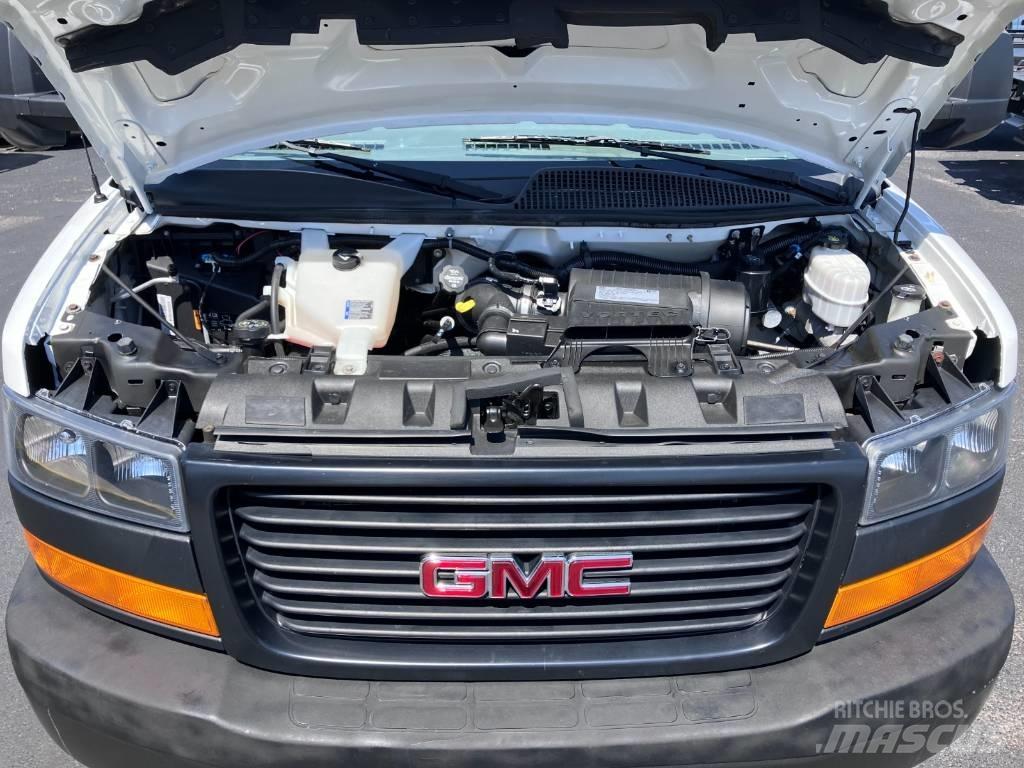 GMC G 3500 Camiones con caja de remolque