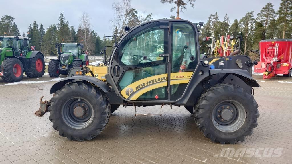 New Holland TH 7.42 Carretillas telescópicas