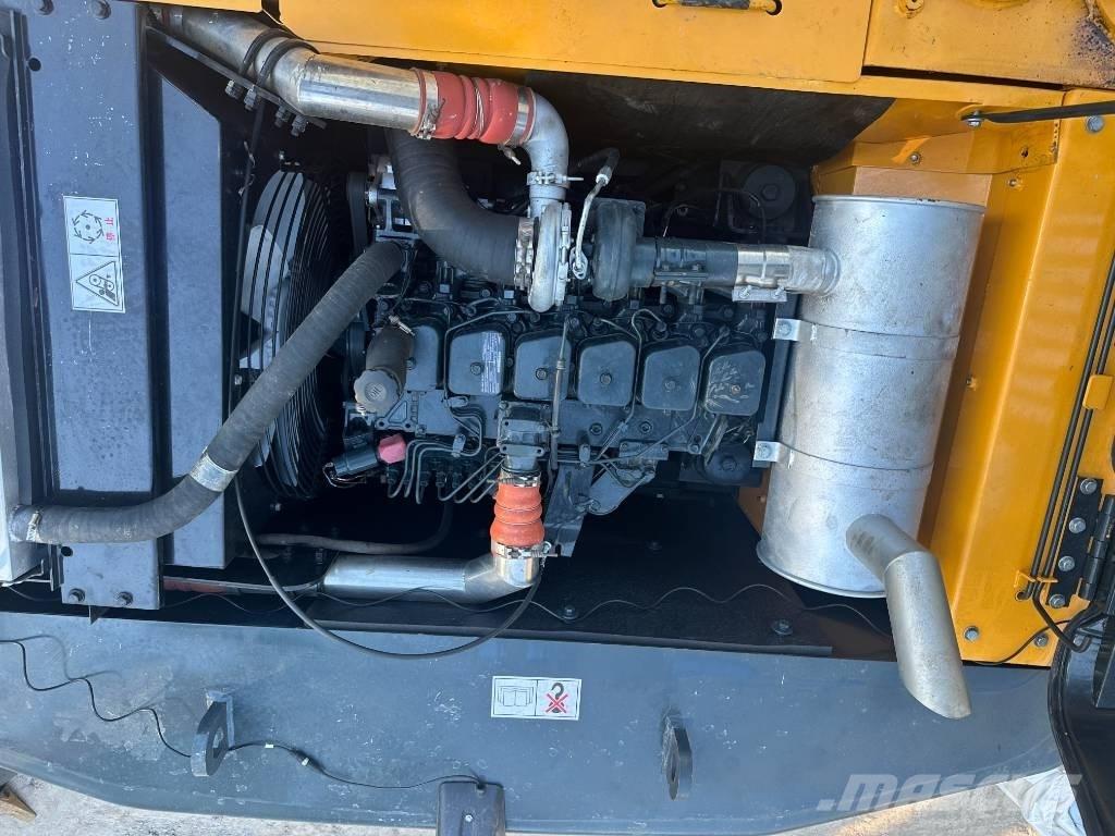 Hyundai HX 220 Excavadoras sobre orugas