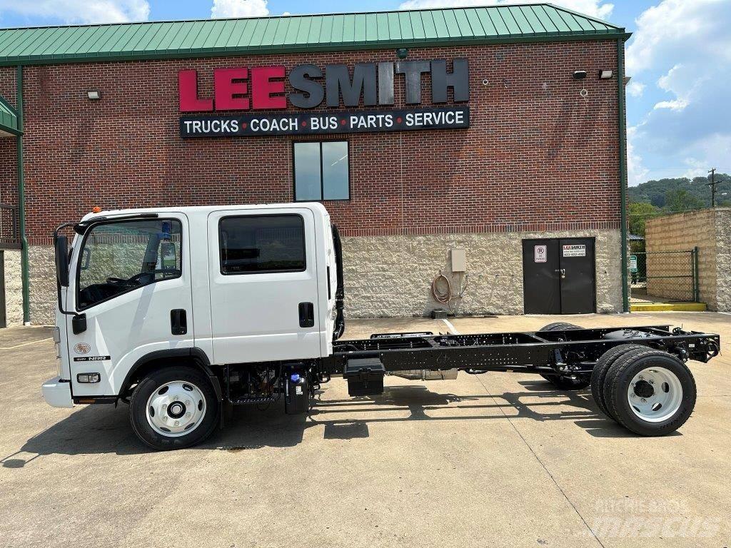 Isuzu NRR Camiones con chasís y cabina