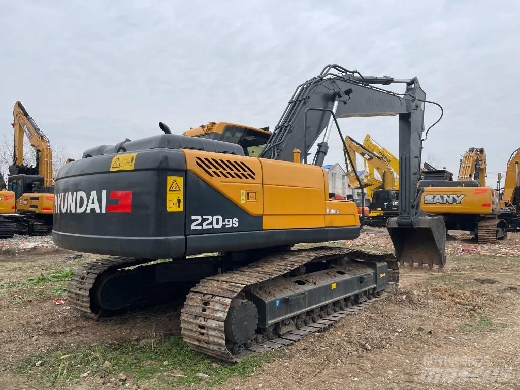 Hyundai 220 Excavadoras sobre orugas