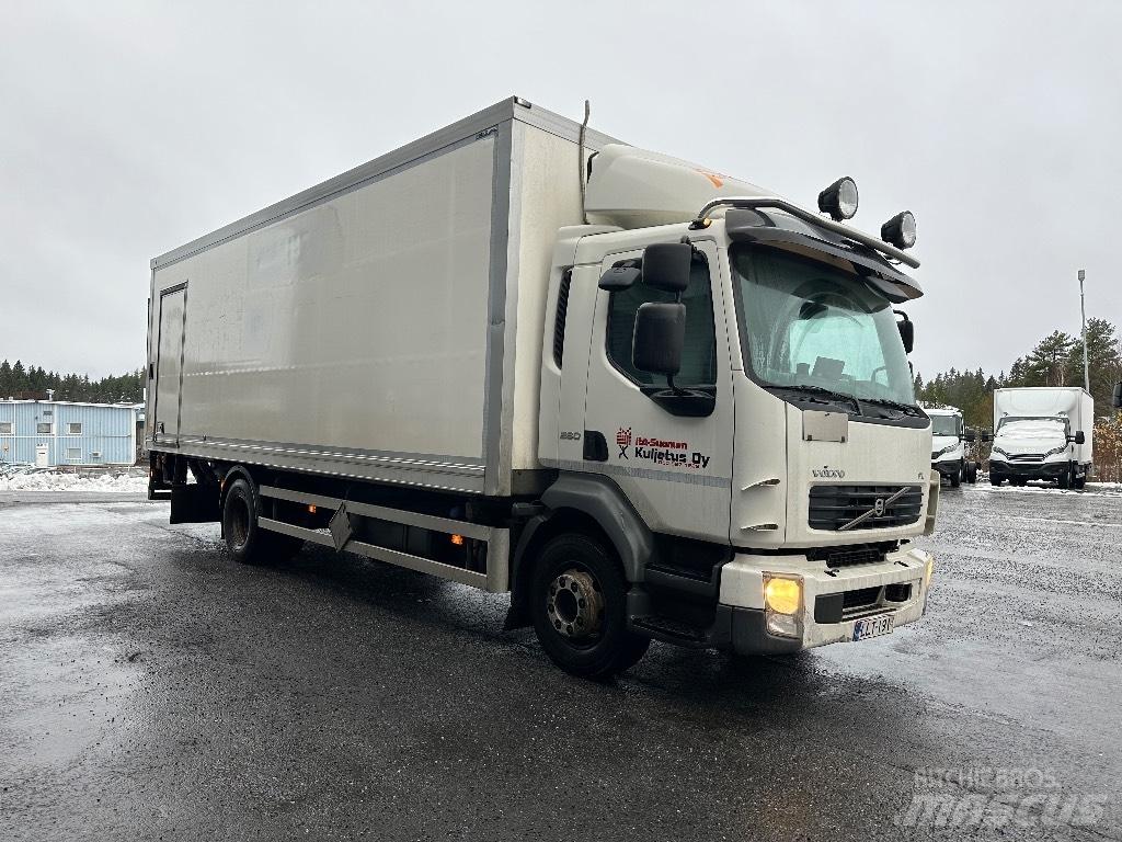 Volvo FL 260 Camiones con caja de remolque