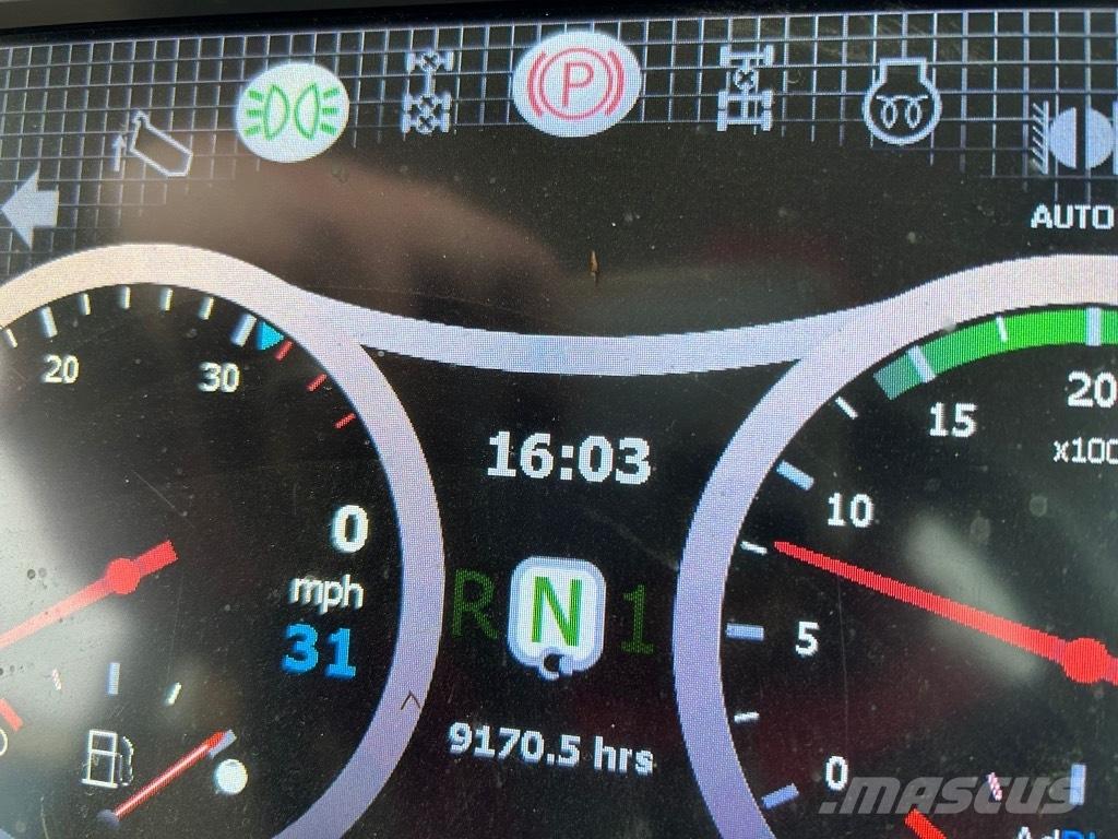 Bell B30E ( Tail Door ) Camiones articulados