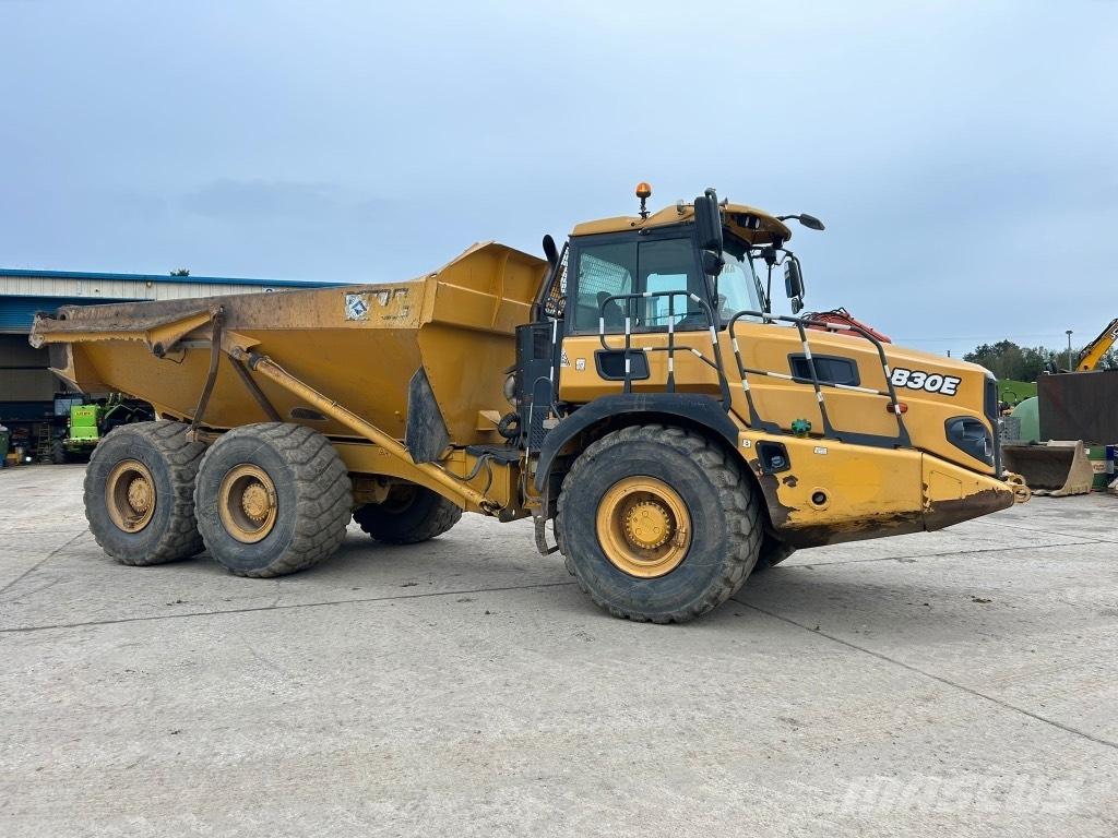 Bell B30E ( Tail Door ) Camiones articulados