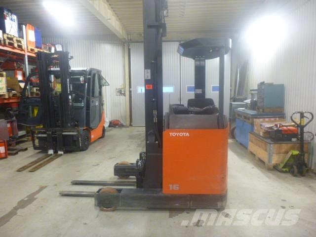 Toyota BT RR B2 Montacargas de alcance de gran altura