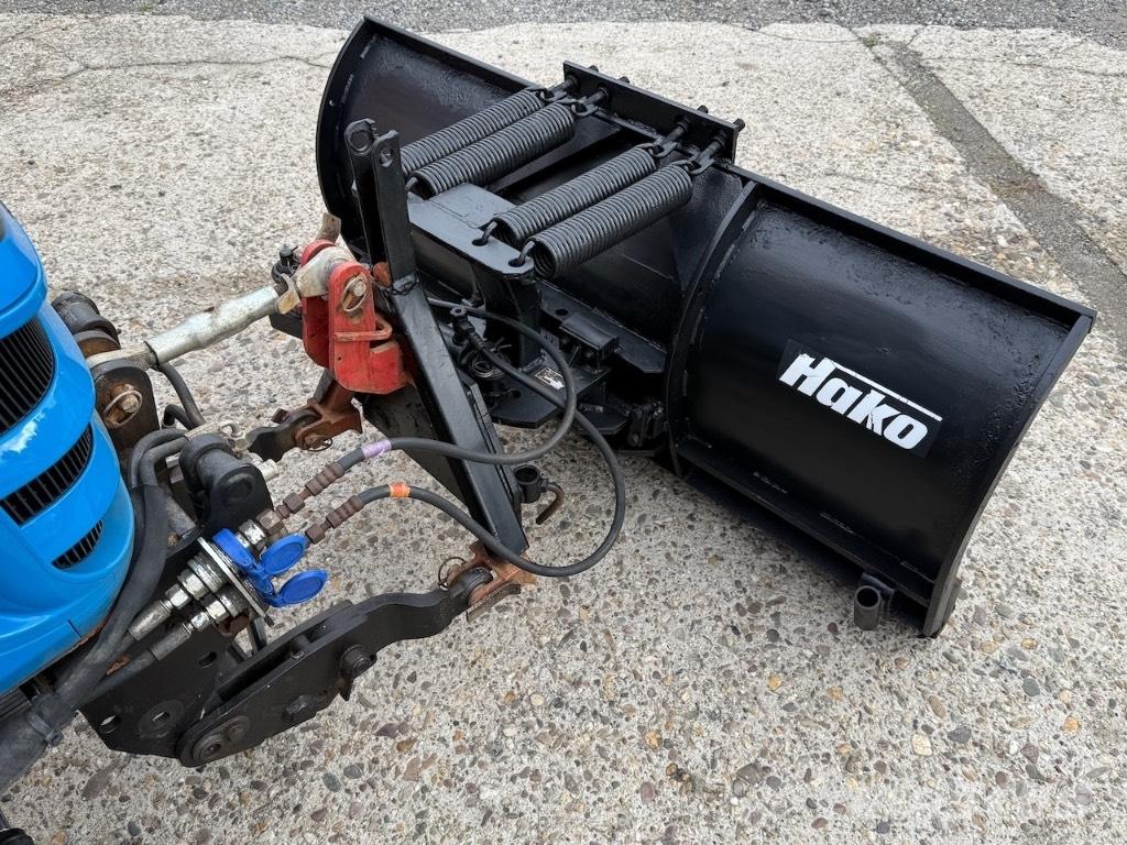 LS J 27 HST Snowline Tractores