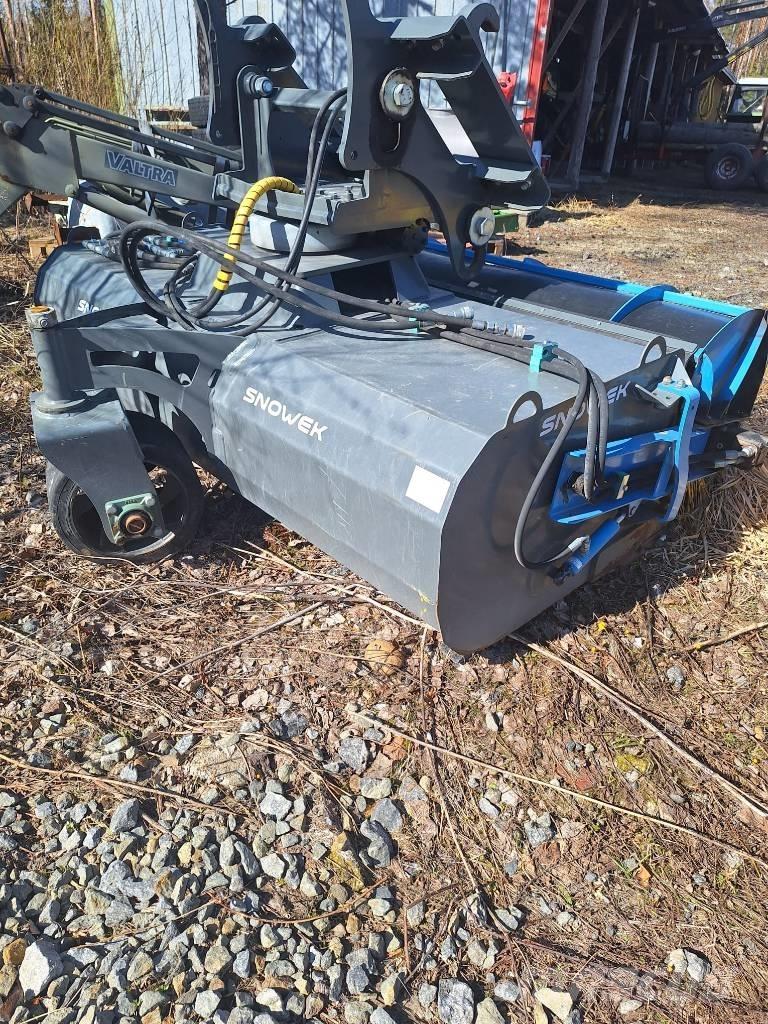 Snowek Circulus 220M Esparcidoras de arena y sal