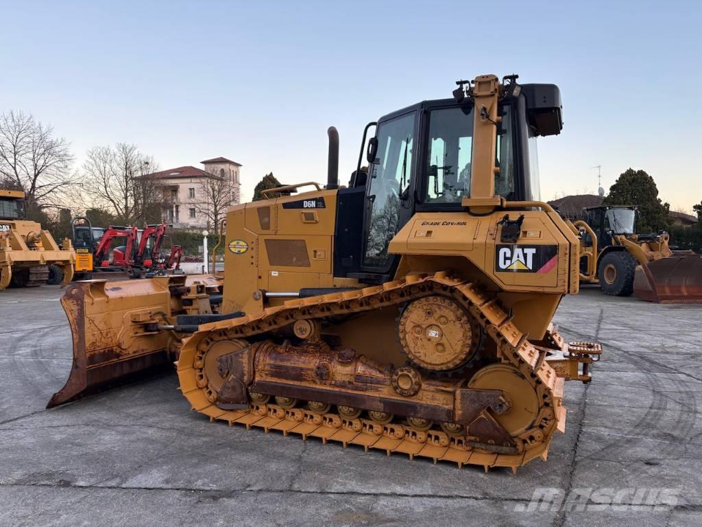 CAT D 6 N XL Buldozer sobre oruga