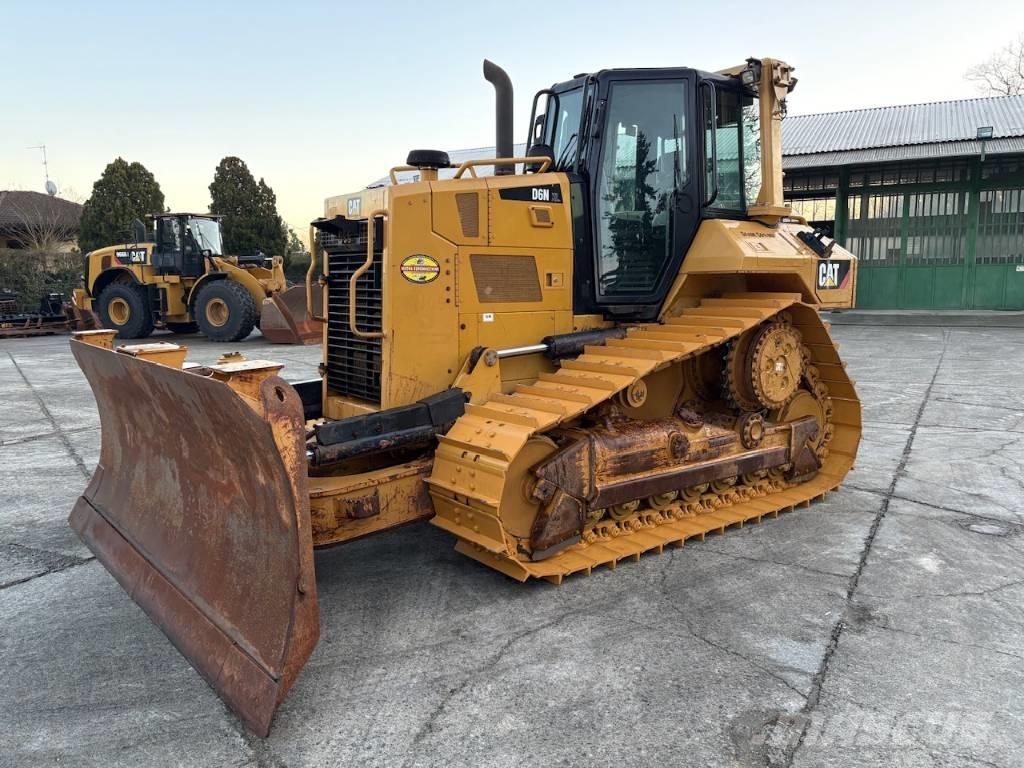 CAT D 6 N XL Buldozer sobre oruga