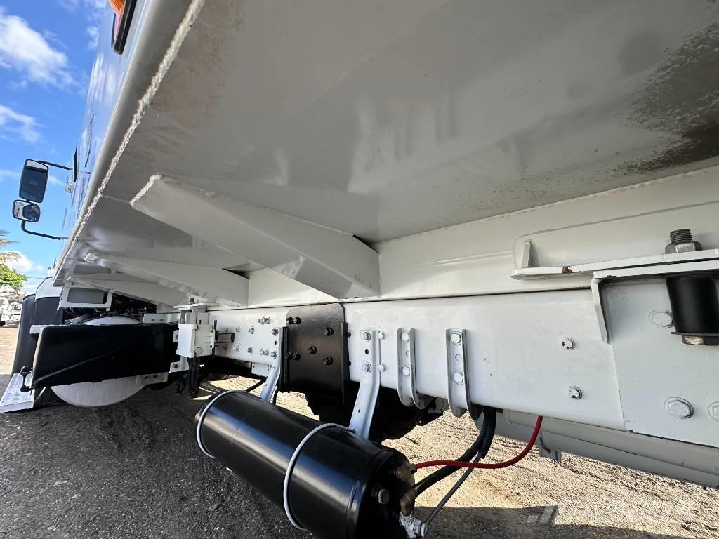 Freightliner 114 SD Camiones de basura