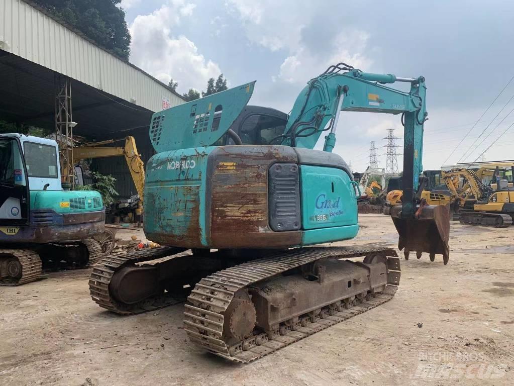 Kobelco SK 135 Excavadoras sobre orugas