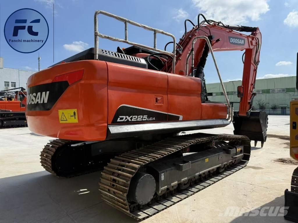 Doosan DX 225 LC Excavadoras sobre orugas