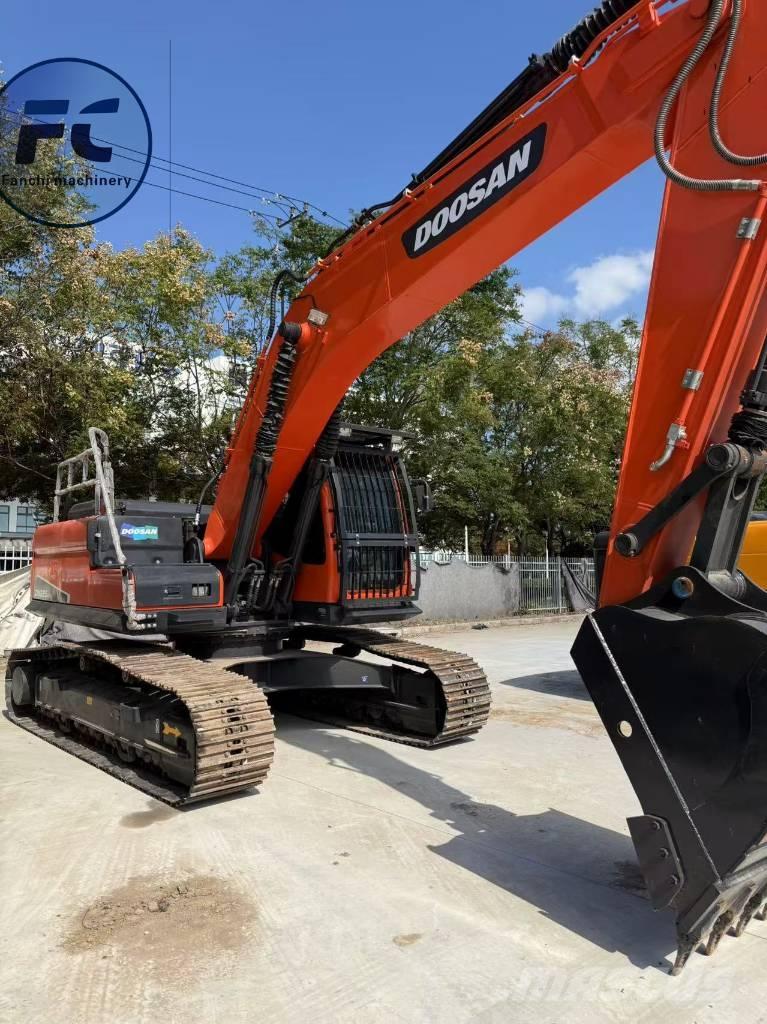 Doosan DX 225 LC Excavadoras sobre orugas